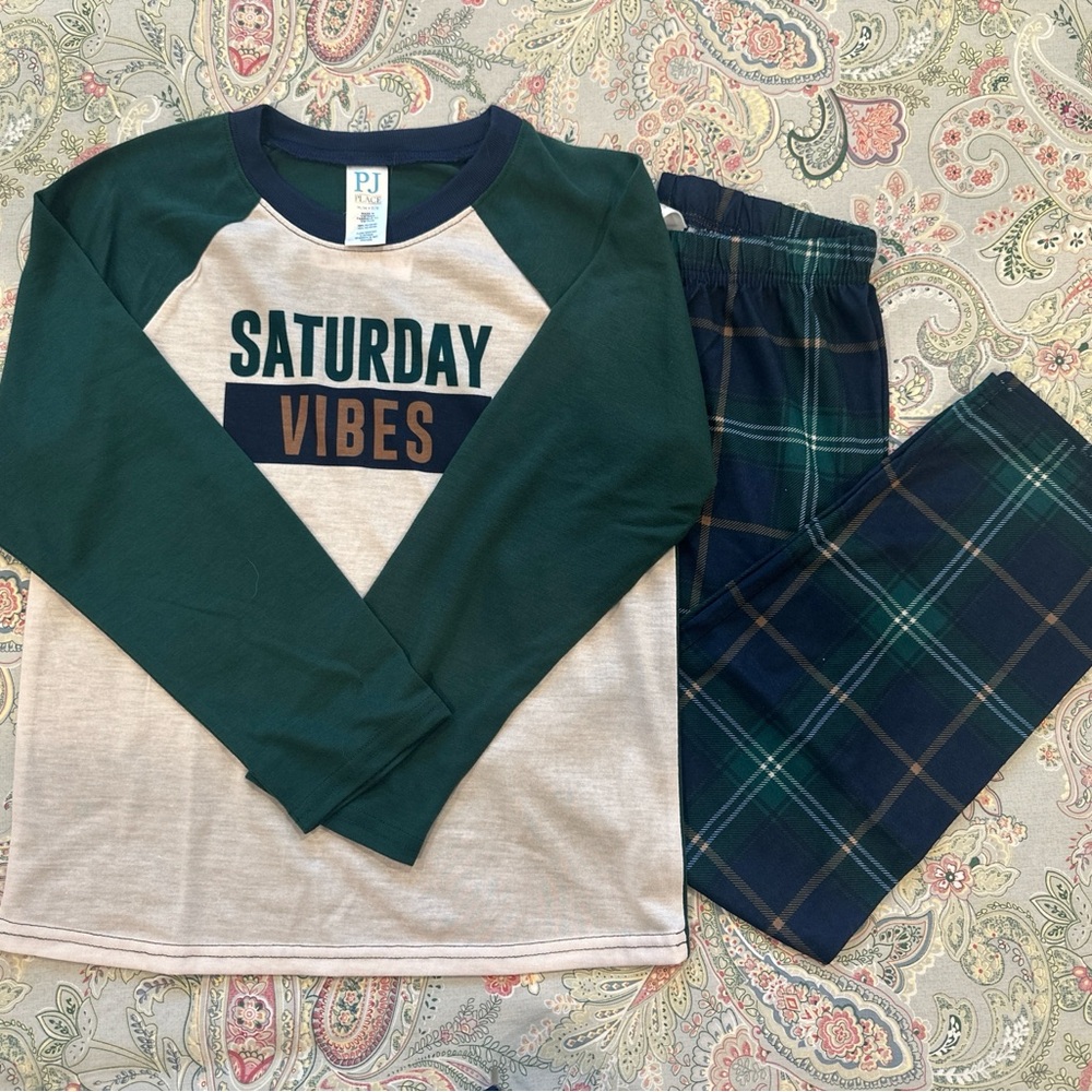 The Children's Place Green and Navy Pajama Set Boys M